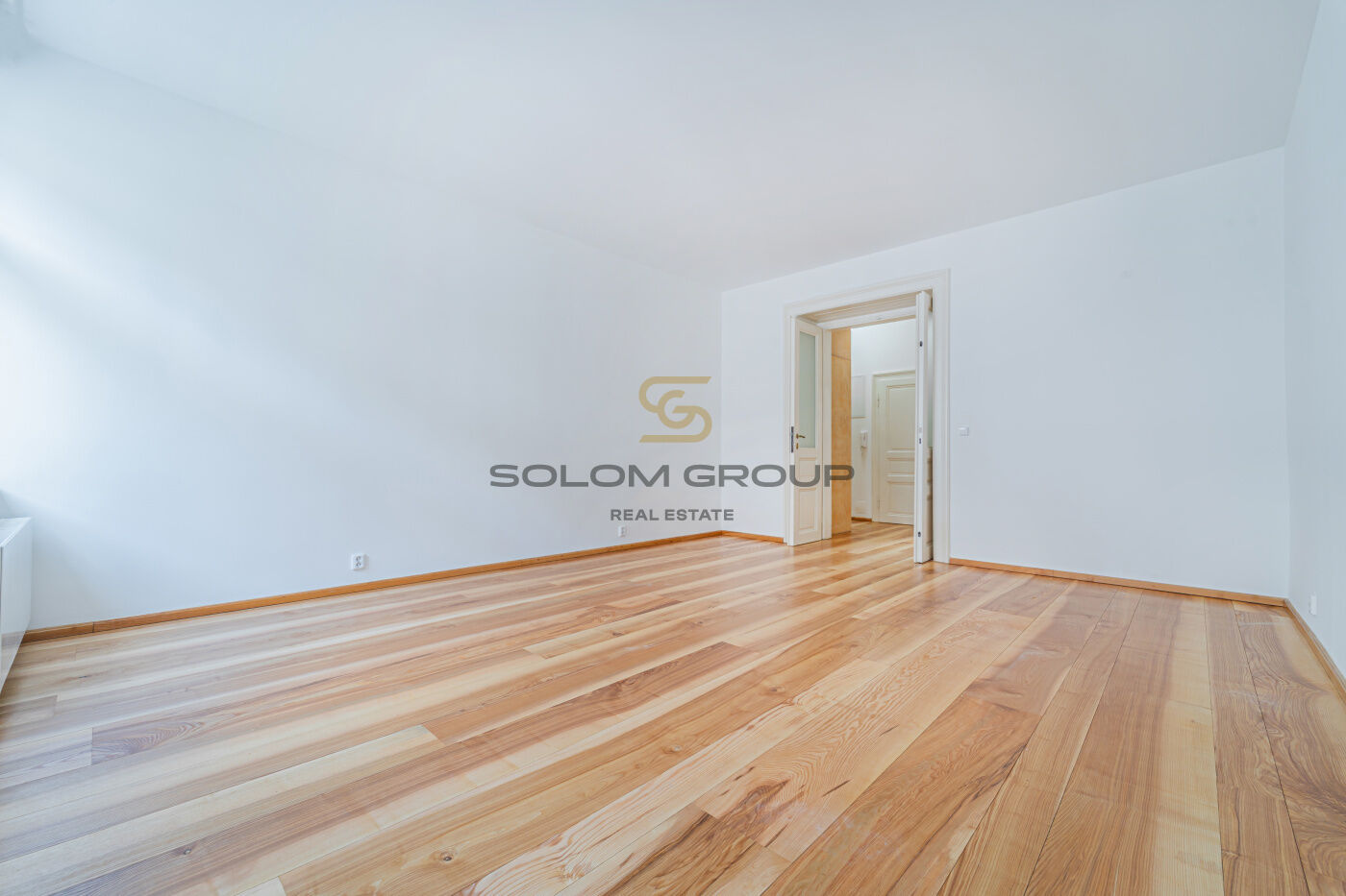 Pronájem bytu 2+kk/Balkon, 55 m². Po rekonstrukci. Výborná dopravní dostupnost. Nové Město.