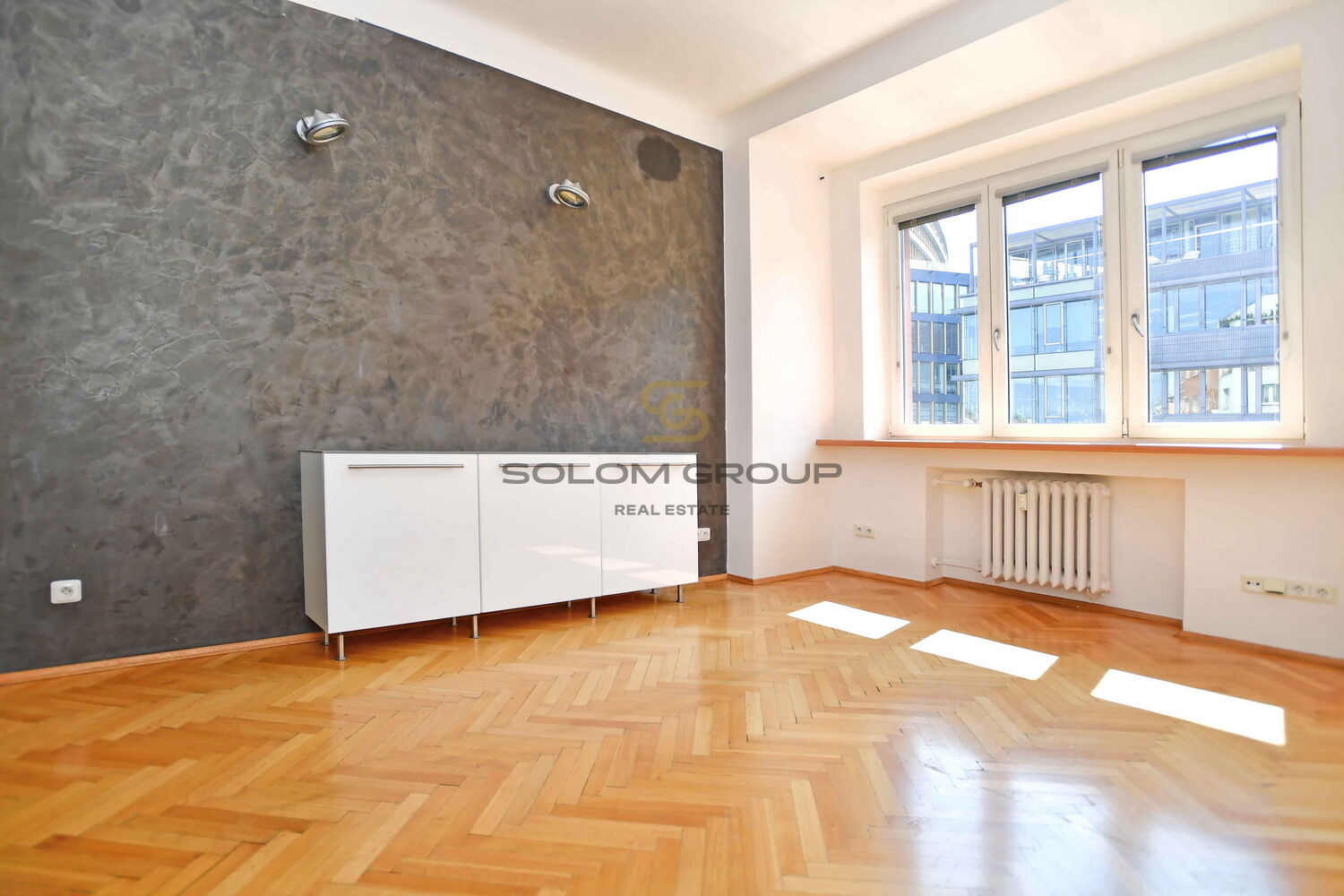 Pronájem bytu 3+kk, 98 m². Po úpravách. Výborná dopravní dostupnost. Sklep. Pankrác