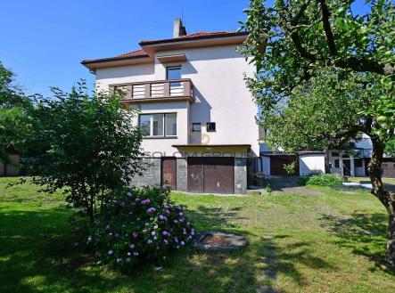 Pronájem - dům/vila, 220 m²
