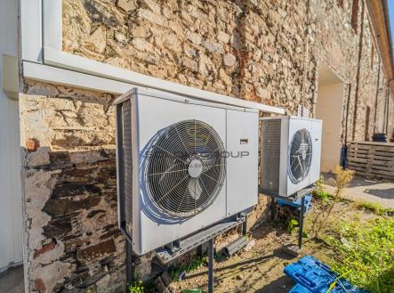 Pronájem - skladovací prostor, 66 m²