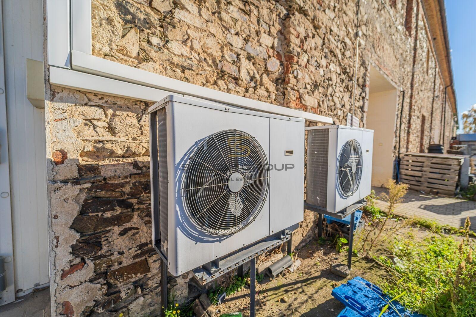 Pronájem komerčního prostoru, 66 m2, Libeň -  Dolní Břežany