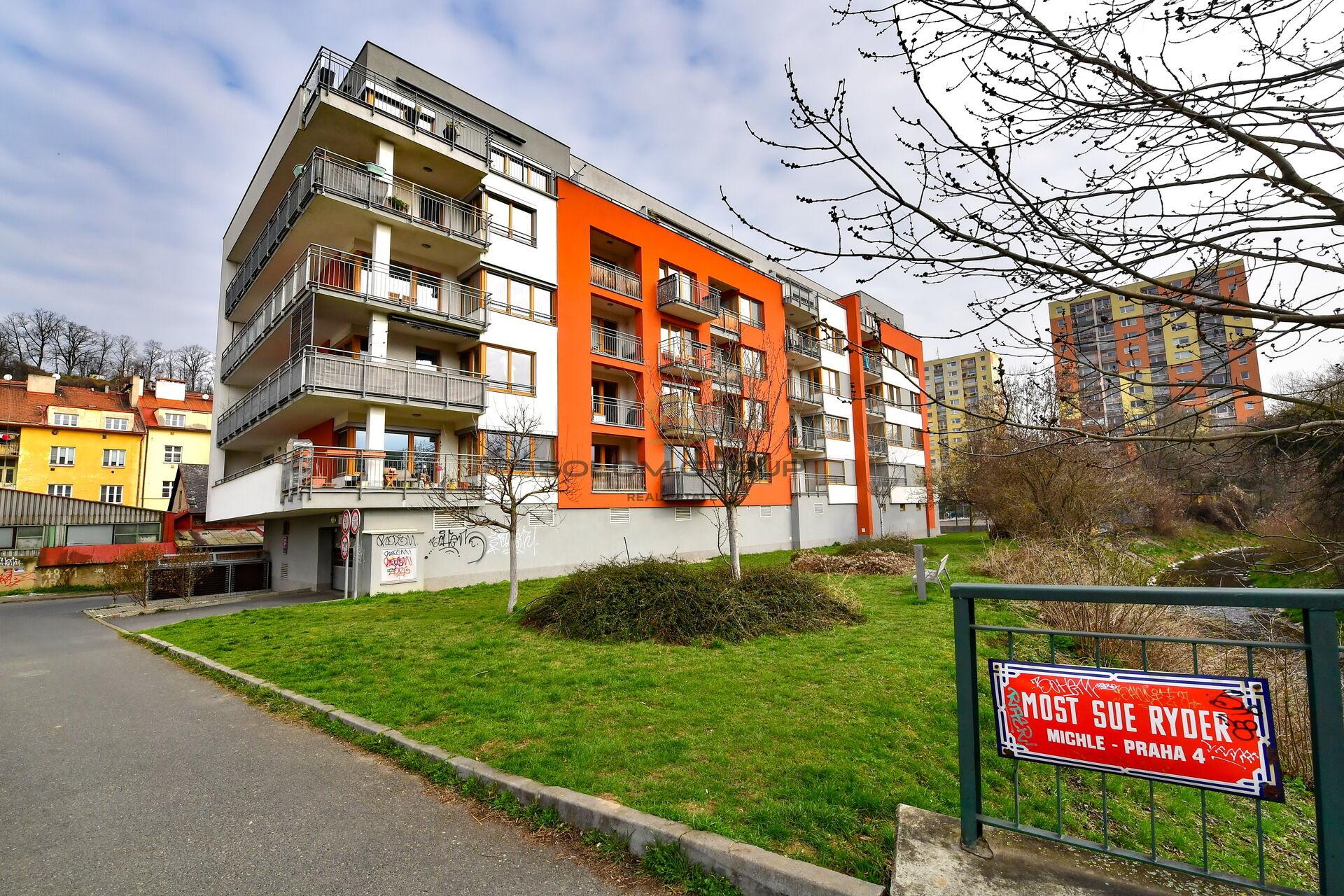 Pronájem bytu 1+kk/Balkon, 35 m², Za Arielem, Michle, novostavba