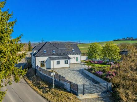 Prodej - dům/vila, 371 m²