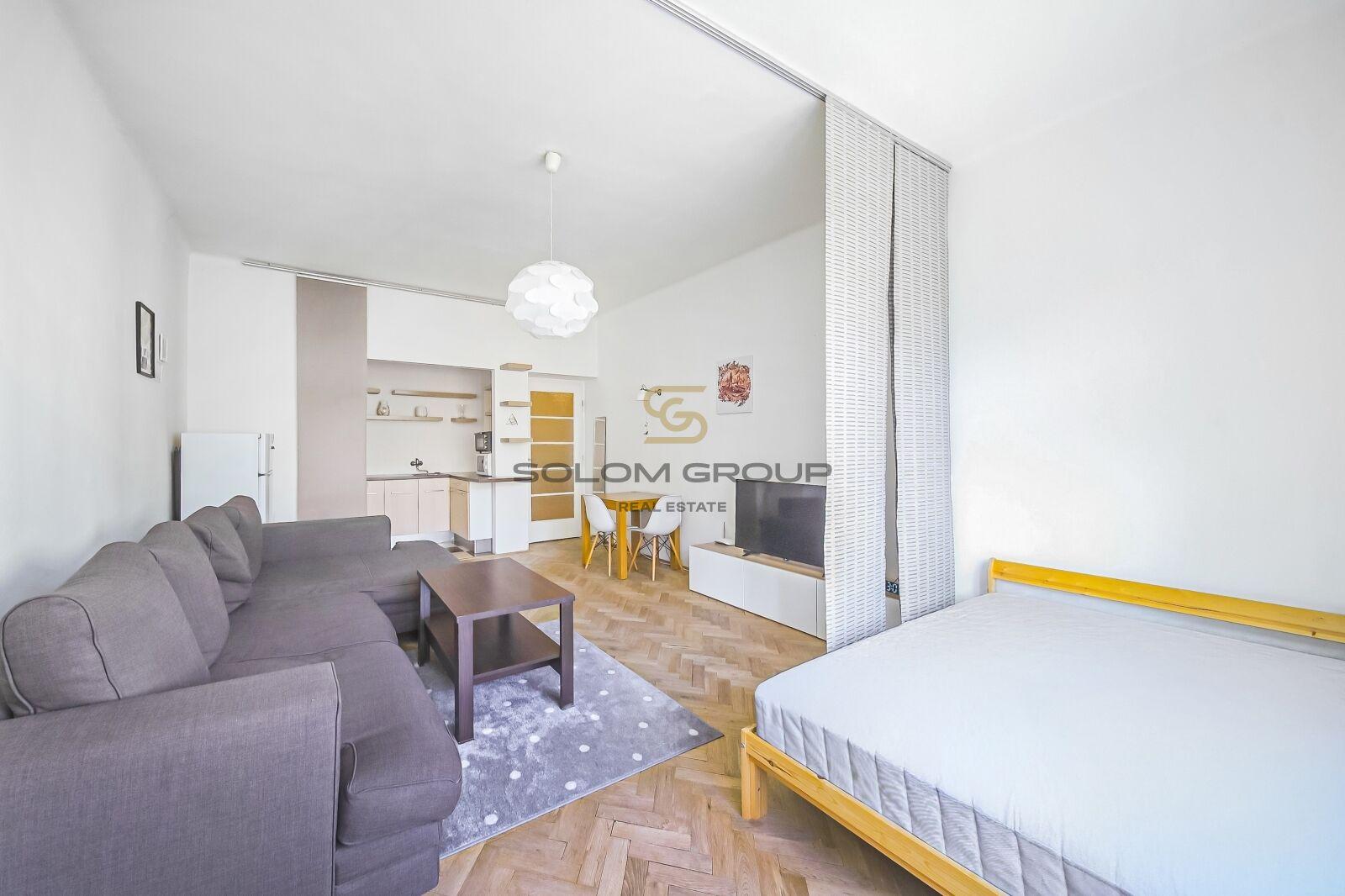 Prodej bytu 1+kk + sklep, 45 m², Smíchov, OV