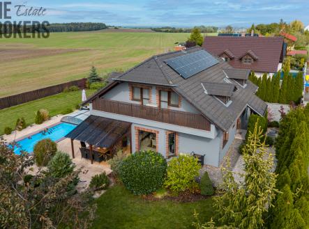 dji-20241007114237-0670-d-hdr-edit-gray.jpg | Prodej - dům/vila, 210 m²