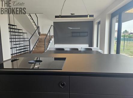 60ff37de-e1de-4b55-a36e-cfc9331449bd-2-1.jpg | Prodej - dům/vila, 179 m²