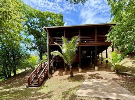 2BD&2BT Wooden Bungalow Diamond Hill Resort, Roatan | Prodej bytu, 3+kk, 405 m²