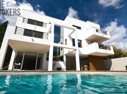 dsc-1315-copy.jpg | Prodej - dům/vila, 305 m²