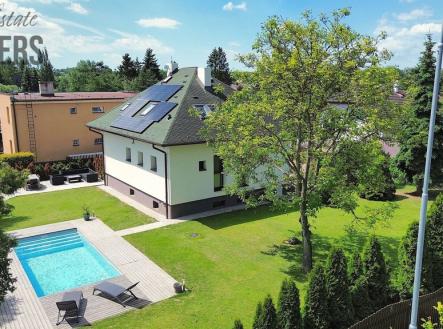 Prodej rodinného domu, 229.8 m2, Mukařov | Prodej - dům/vila, 229 m²