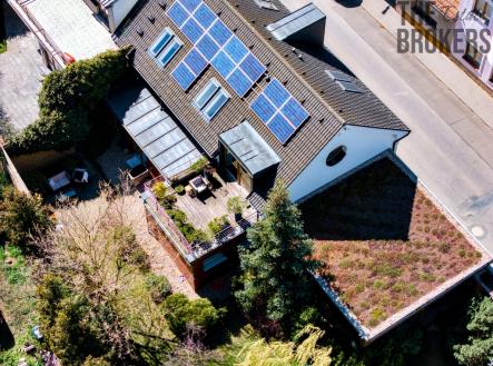 omice-fv-fotovoltaika-panely-dron-00009-kopie.jpeg | Prodej - dům/vila, 218 m²