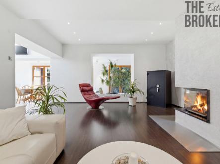 omice-obyvak-obyvaci-pokoj-omice-interier-00015-kopie.jpg | Prodej - dům/vila, 218 m²