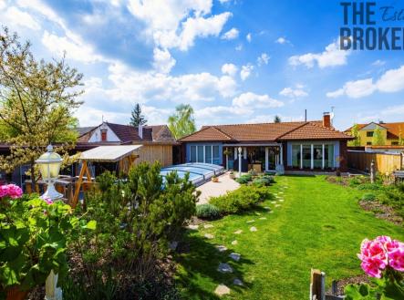 morava-rodinny-dum-88.dum-k-rekonstrukci-dum-ihned-k-bydleni-dum-s-garazi-dum-s-bazenem-dum-na-venkove-dum-u-brna-dum-u-prahy.jpg | Prodej - dům/vila, 142 m²