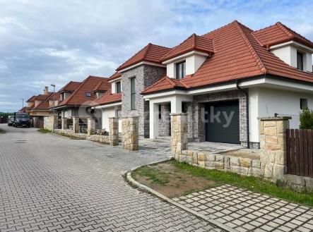 2 | Prodej - dům/vila, 400 m²