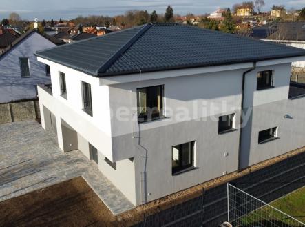 2 | Prodej - dům/vila, 226 m²