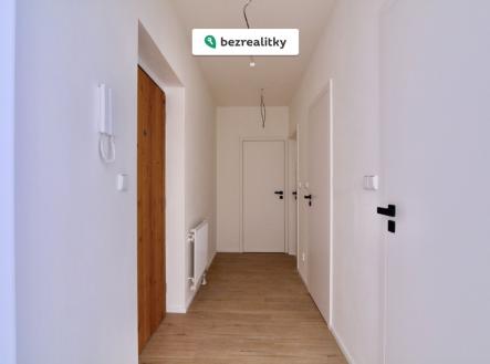 1729158370-uoamhndevf-dsc-03 | Prodej bytu, 2+kk, 61 m²