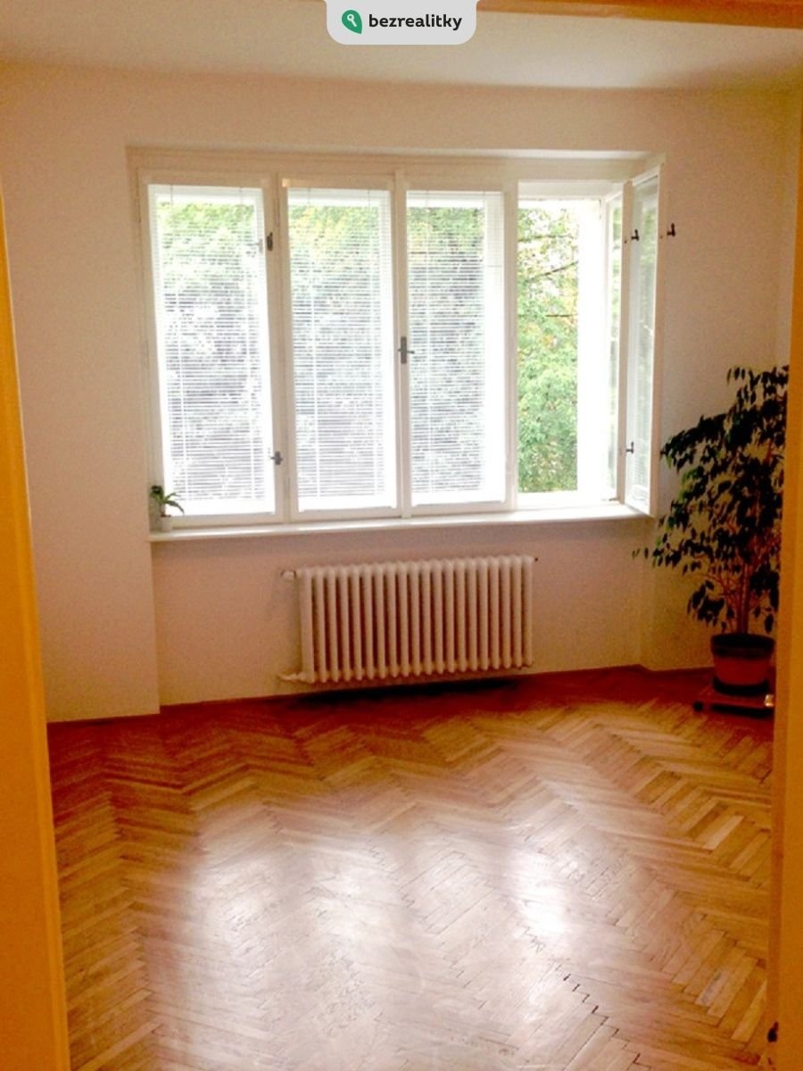 1743249993-tgjncrtedy-2025-jankovcova-3-pokoj2x