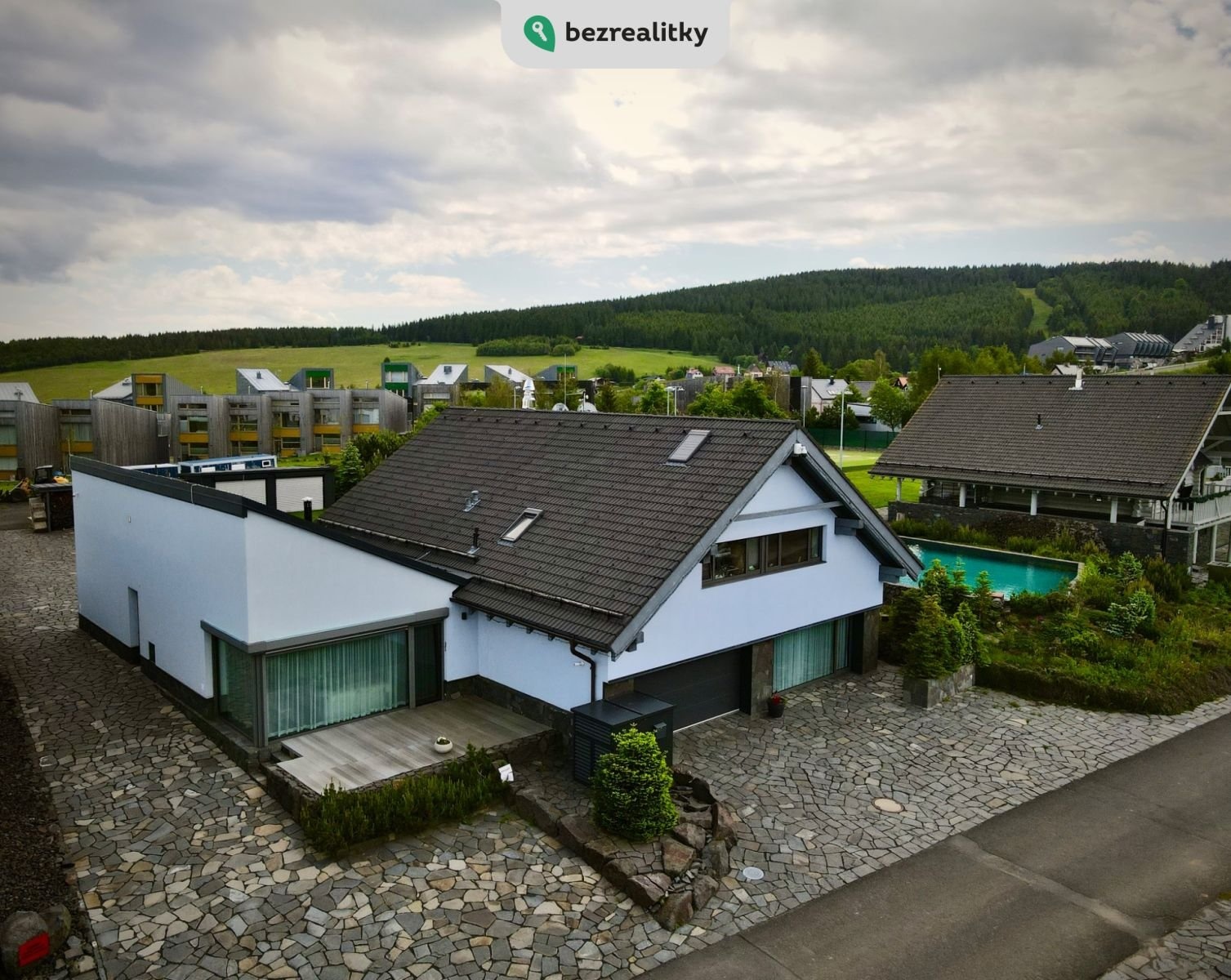 1746532435-sjkgquvziy-exteri-c3-a9r-p-c5-99edek-3