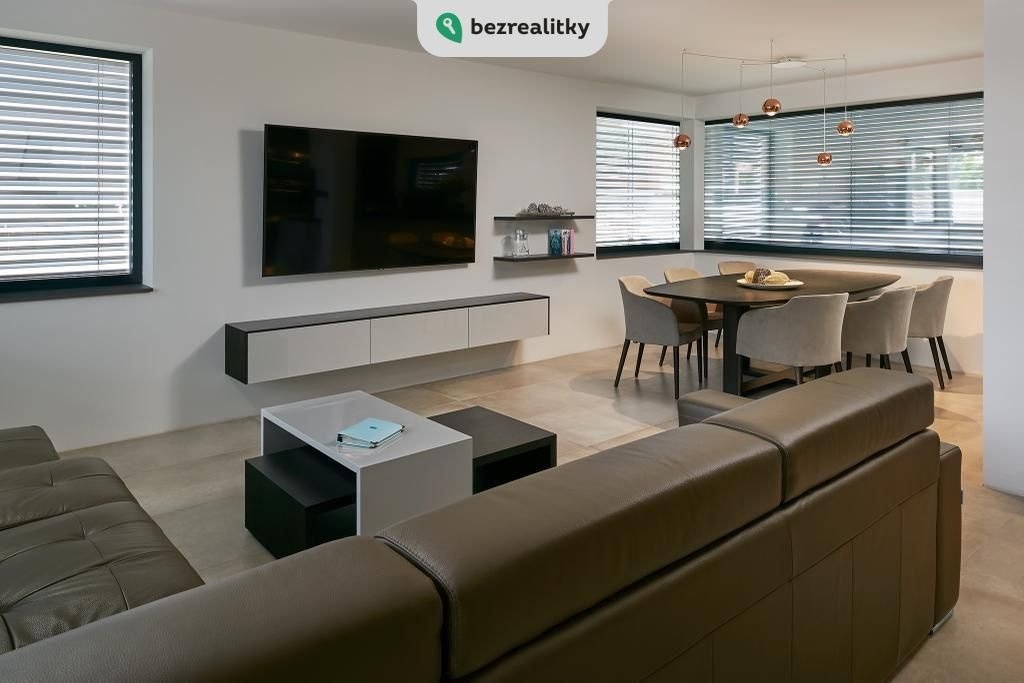 1748247741-unmmjushni-reality-rd-labsk-c3-81-inzerce-foto-00004