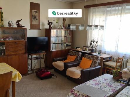 1751812305-irhxdgmfje-b-obyv-pokoj | Prodej bytu, 3+1, 79 m²