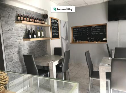 1750079352-qeoqgsnmlu-bistro-1 | Prodej - dům/vila, 700 m²