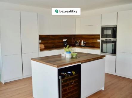 1755600289-zerwkqpwhb-ob-c3-bdv-c3-a1k-s-kuchyn-c3-ad-2 | Prodej - dům/vila, 229 m²