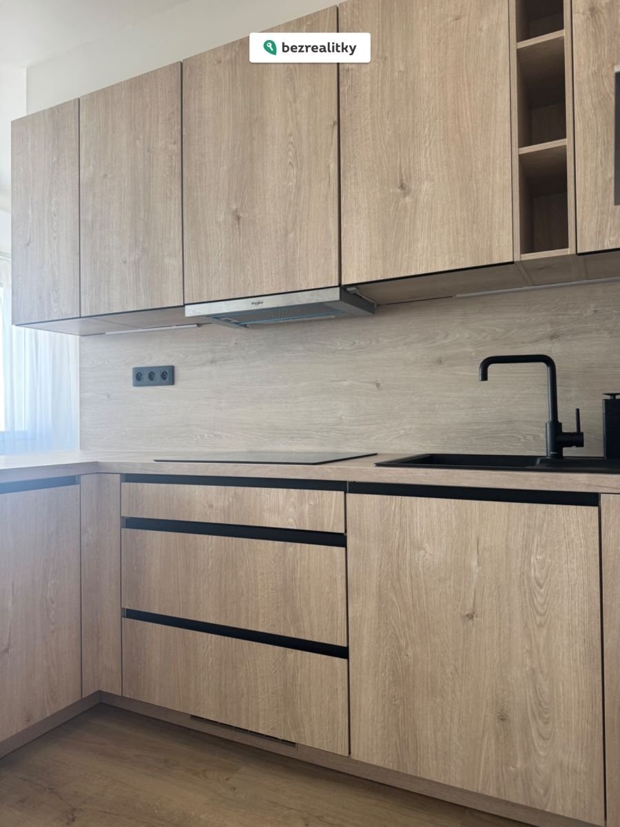 1756060980-wjgbezqsvh-img-3110