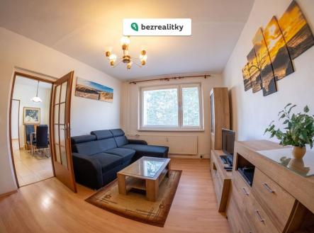 1756414062-qiahvmzypf-a | Prodej bytu, 3+1, 71 m²