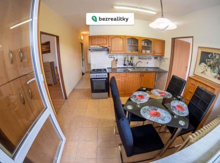 1756414064-htmzrmlkzr-b | Prodej bytu, 3+1, 71 m²
