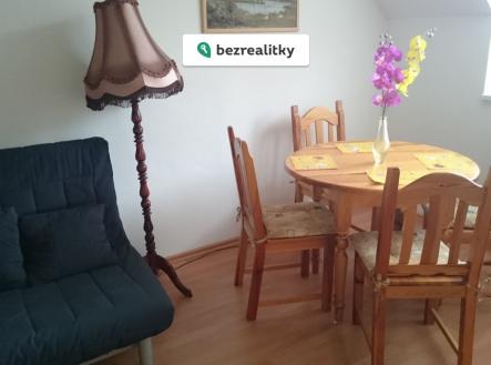 1757402676-ghutqgbdua-ob-c3-bdv-c3-a1k-002 | Prodej bytu, 2+1, 66 m²