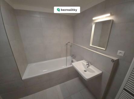 1777964651-ohmlbihcia-koupelna-m | Prodej bytu, 1+kk, 38 m²
