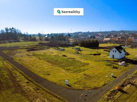 1759092377-apntmgfwoz-pohled-od-v | Prodej - pozemek pro bydlení, 950 m²