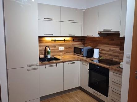 1759320945-jlnomlrugn-20250203-125424 | Prodej bytu, 2+kk, 44 m²