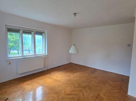 1760108664-stdkhmqkcc-20250901-143425 | Prodej - dům/vila, 180 m²