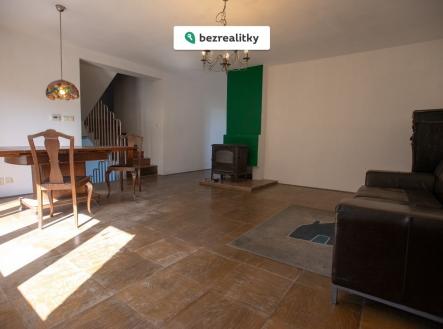 1759913137-gsdbgmsxtw-50f159d5-4960-4bdf-99f1-462ff0984afb | Prodej - dům/vila, 297 m²