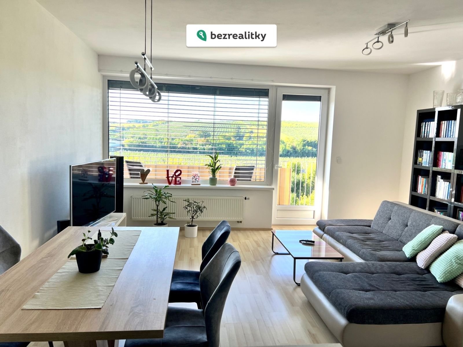 1760889128-cvccaqflxz-img-5470