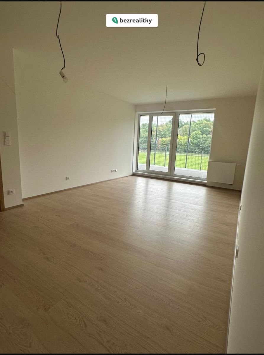 1760556290-dmzwueiwxq-img-0469