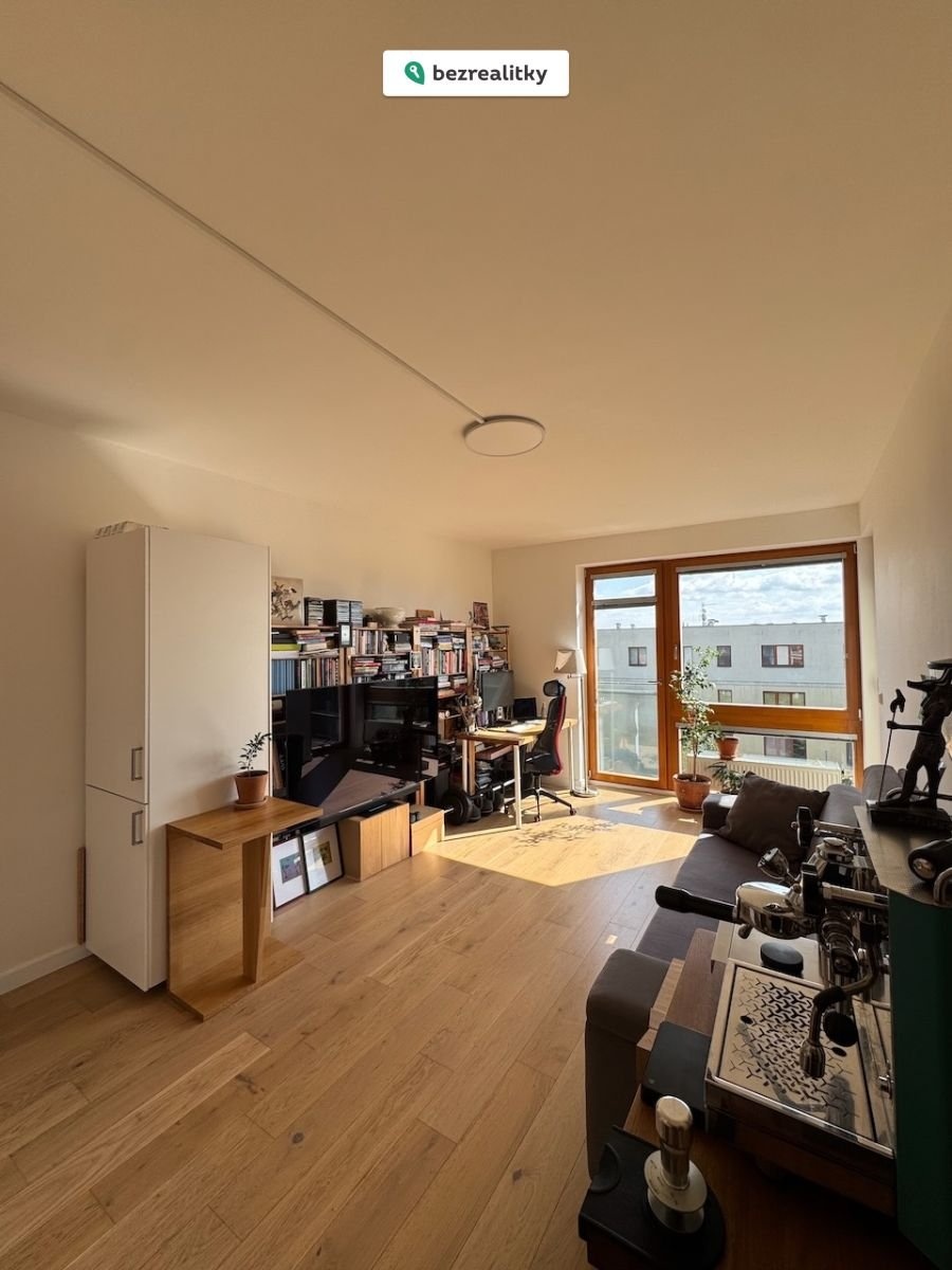 1761021292-axzrxqjkrq-2025-univerzitni-selling-3-of-17