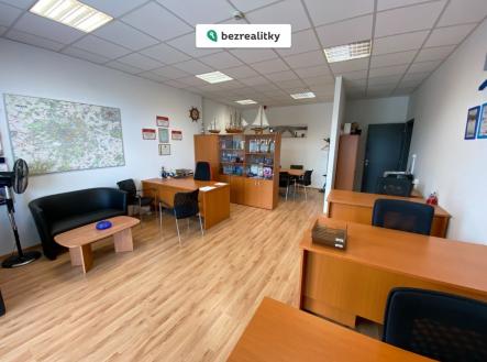 1761114163-gzzafnbusb-0 | Prodej - komerční objekt, jiný, 45 m²