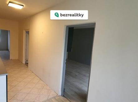 1760215588-zkdnyjbjbi-incollage-20251011-205521480 | Prodej bytu, 2+1, 62 m²