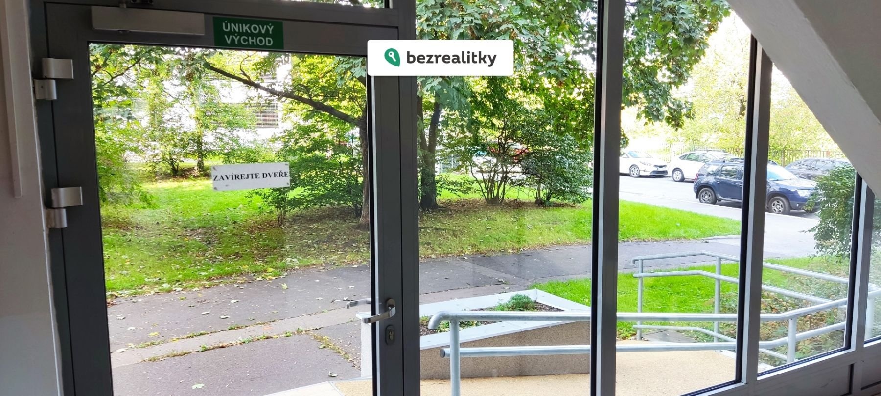 1761560756-ibciispwmr-pohled-ven-od-vstupu-do-bytu