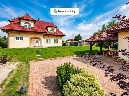 1761827596-jmloxghhlf-1 | Prodej - dům/vila, 674 m²