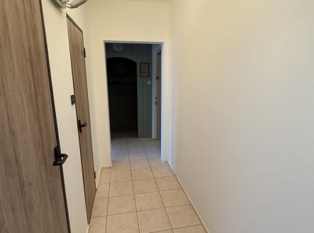 1761990968-wqudltnmmy-a1e2eab0-1ab1-4c1c-bcd2-cad3bc720abc | Prodej bytu, 2+1, 62 m²