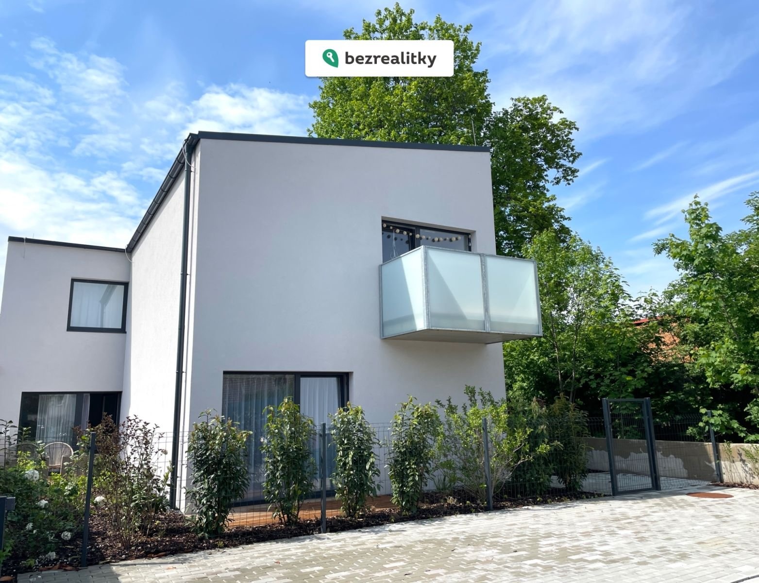 1762075636-mdvgdhmwmg-img-2561-3