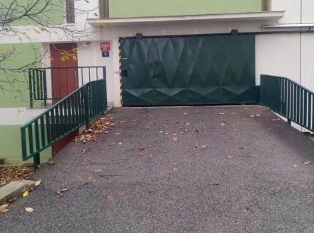 1762169987-bfjwaahfiu-img-20251022-165746 | Prodej - malý objekt/garáž