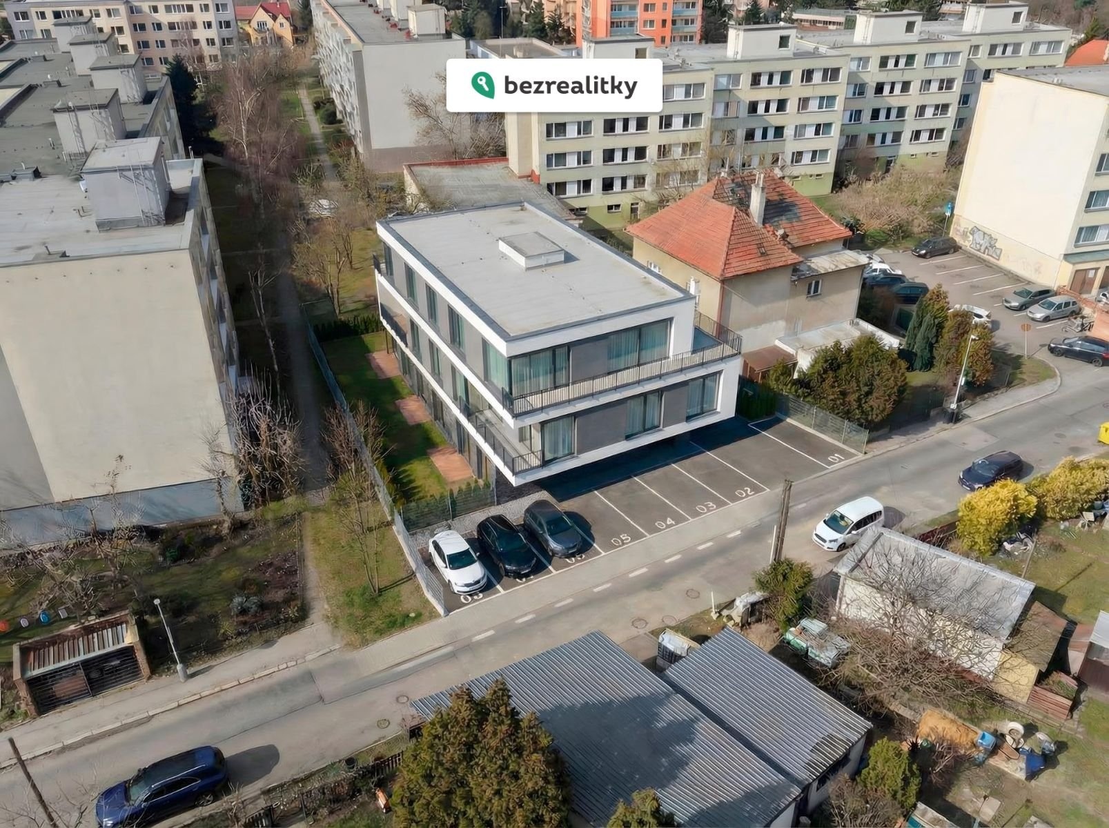 1775039952-ogomzeehpo-02-ts1775039960ts