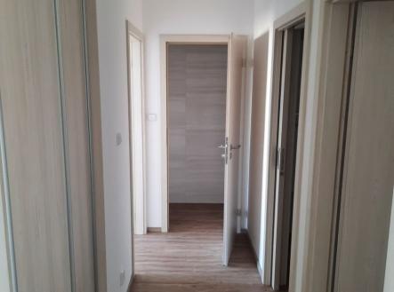 1762373454-dwhzkyytmn-2383-285-29 | Prodej bytu, 3+1, 69 m²