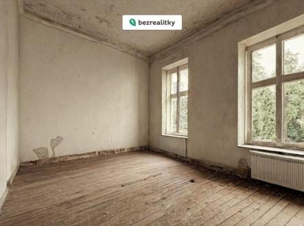 1763049052-old-livingroom-before | Prodej bytu, 3+1, 31 m²