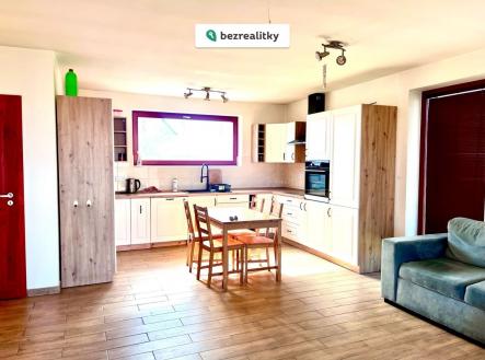 1764056831-urbpdnvmzr-whatsapp-image-2025-03-17-at-12-33-47 | Prodej - dům/vila, 153 m²