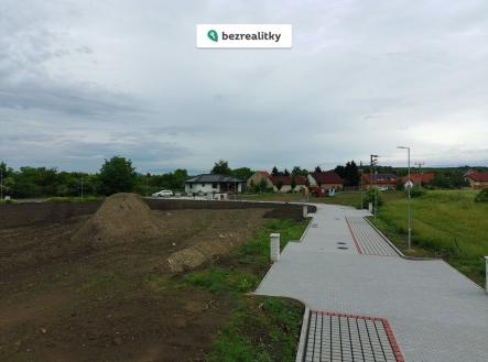 1763015277-svsqcgbdqt-08 | Prodej - pozemek pro bydlení, 600 m²