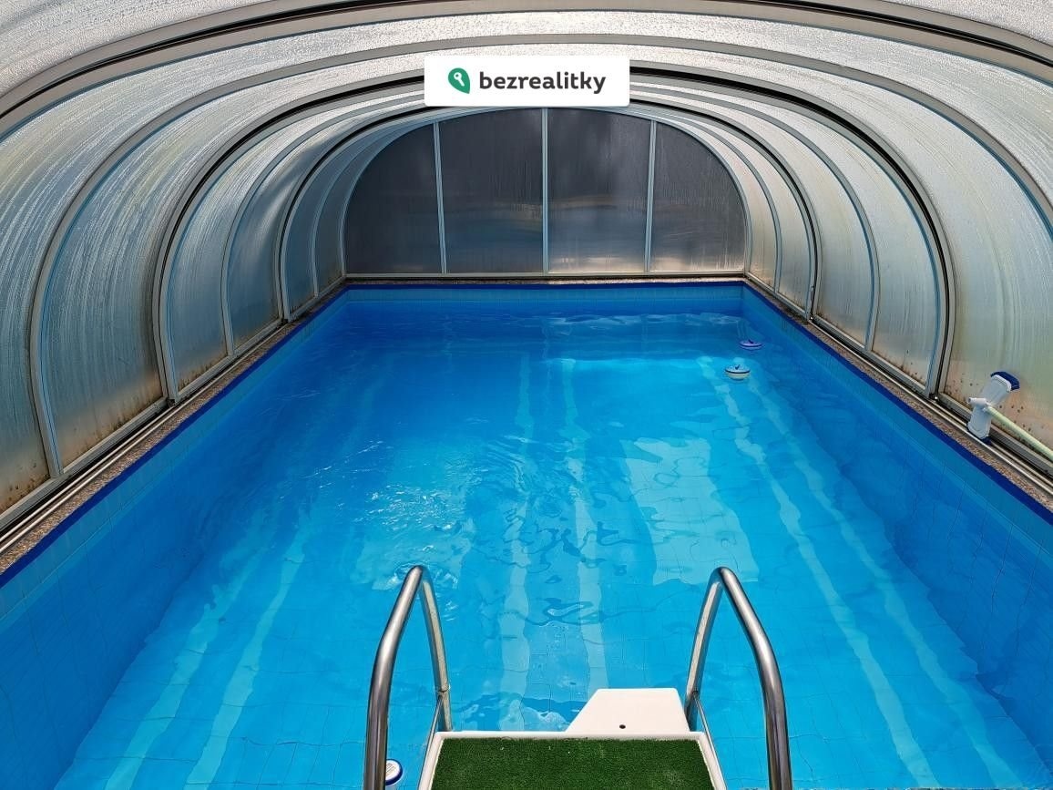 1763632604-pvnviufiks-baz-c3-a9n-3